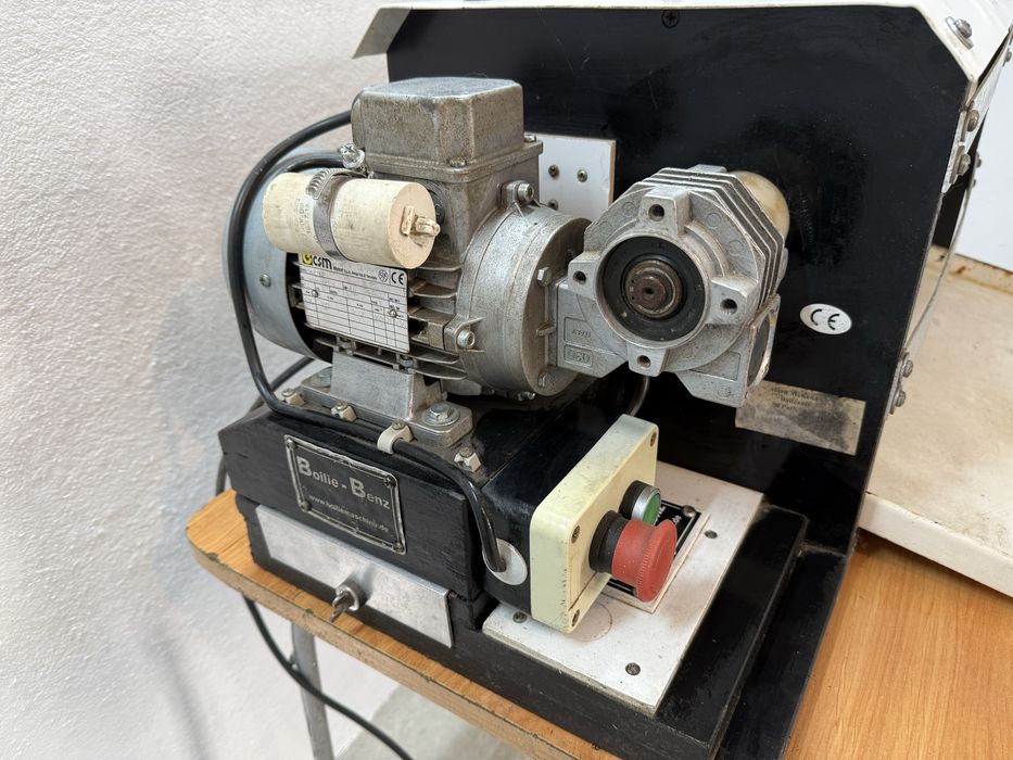 Masina rulat boilies Boilie - Benz si banda cu auto cutter Rolly Carp