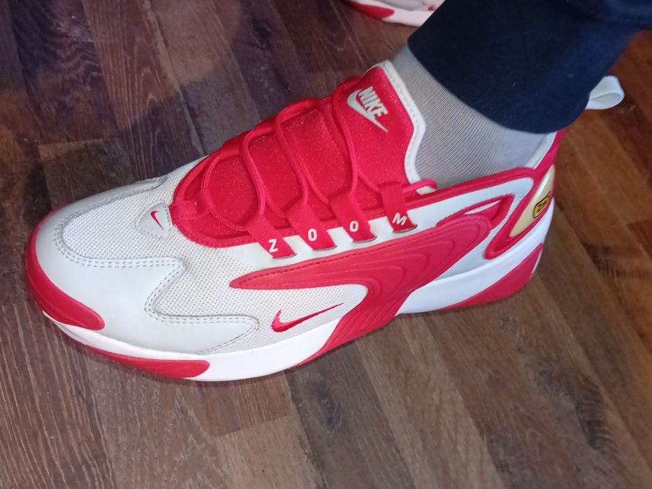 Vând (Nike zoom 2k)