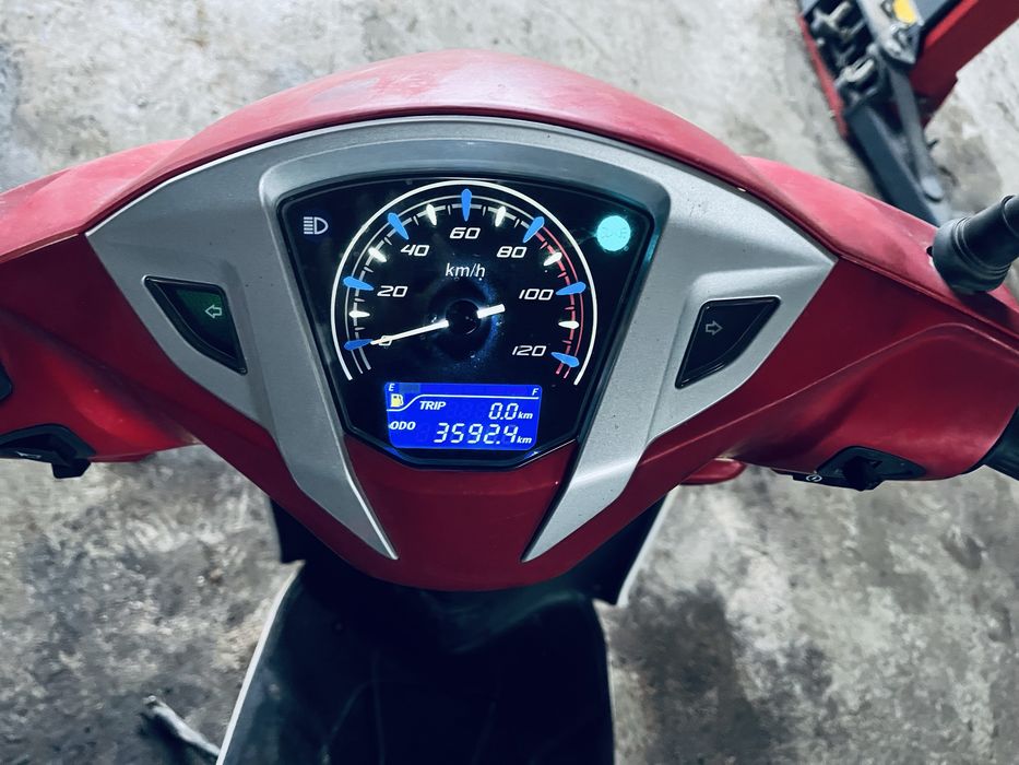 Скутер 125 кубов