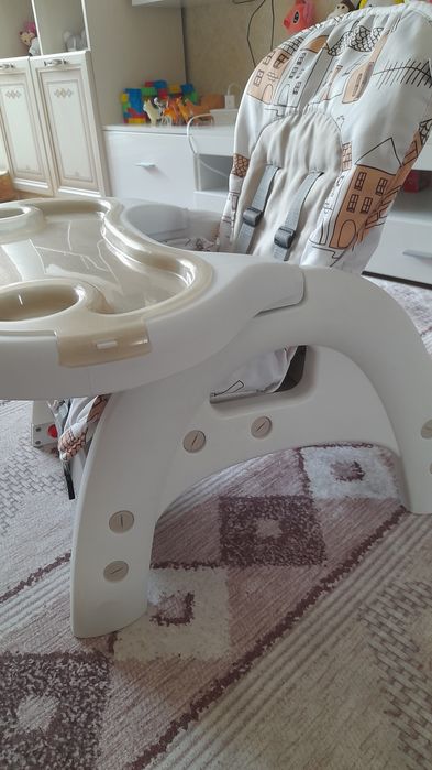 Продам детский столик-трансформер