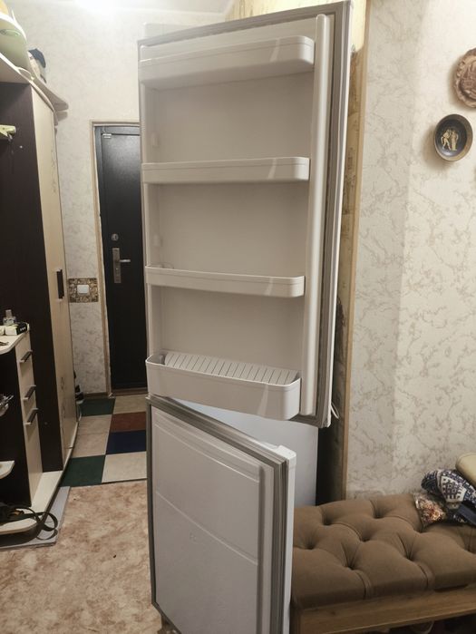 Холодильник Indesit SB200