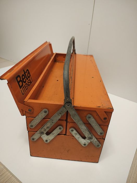 Trusa metalica pentru scule Beta