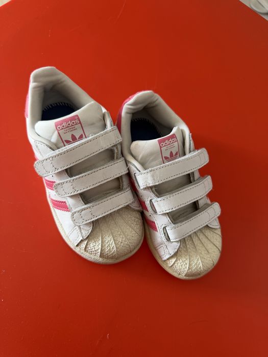 Adidas superstar fetita