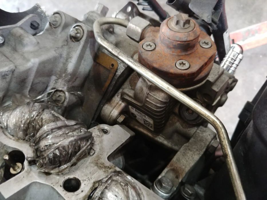 pompa inalta 2.0 d bmw seria 1 f20 f21 seria 5 f10 f11  0445010528  7823456-04