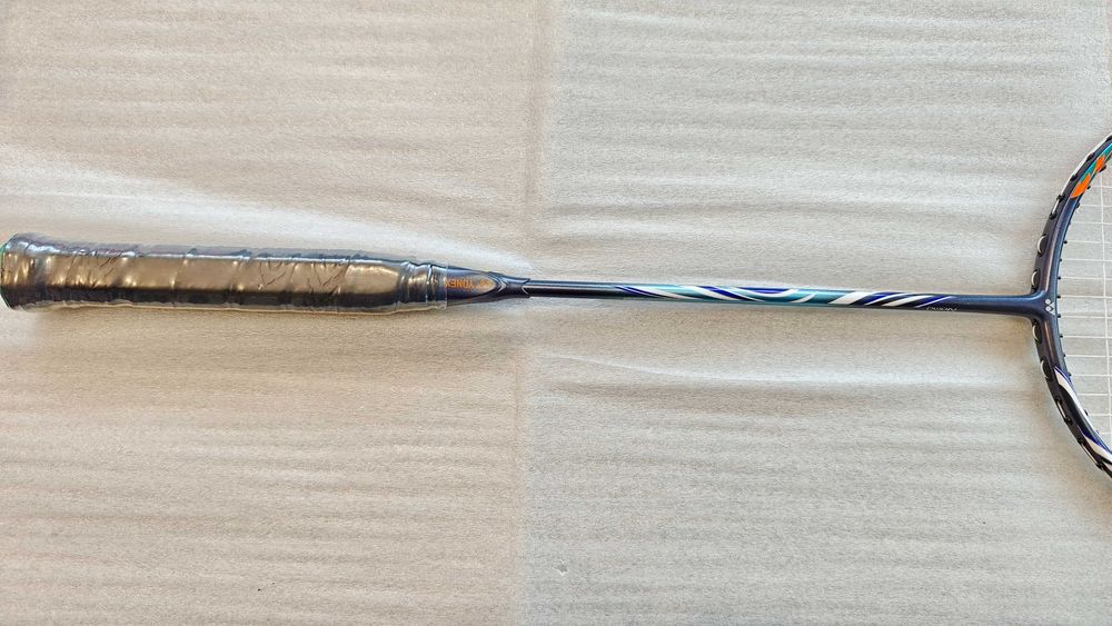 Yonex Astrox 100ZZ  ракета за бадминтон