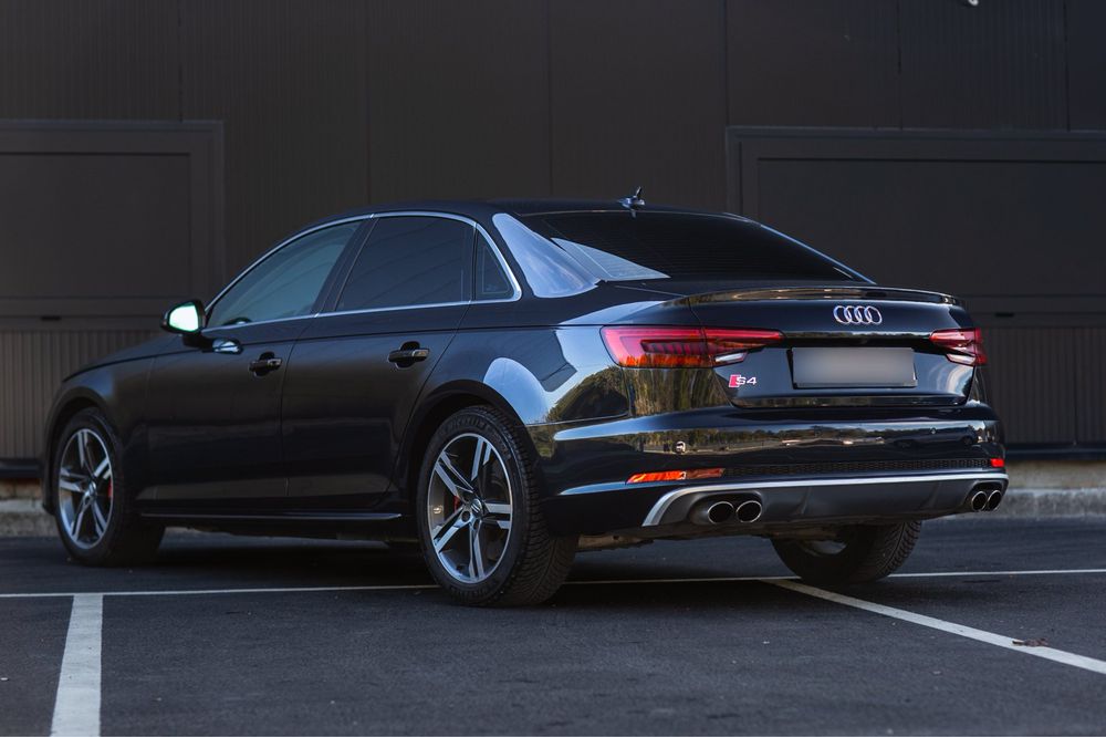 Audi A4 B9 2.0 TFSI