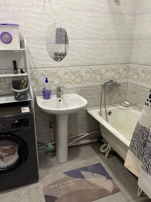 2/1/9. Спутник 16, Янгихает р. (Сергели). Квартира 60 м². Метро - 800м