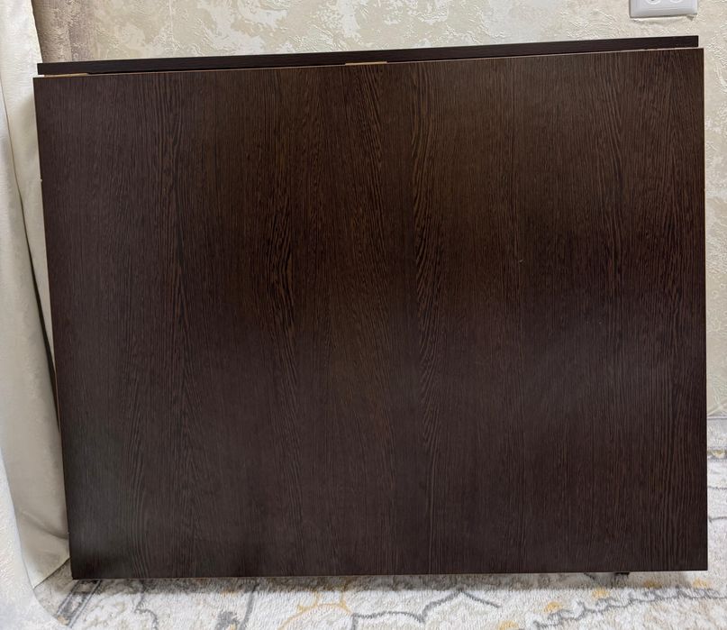 Стол для гостей