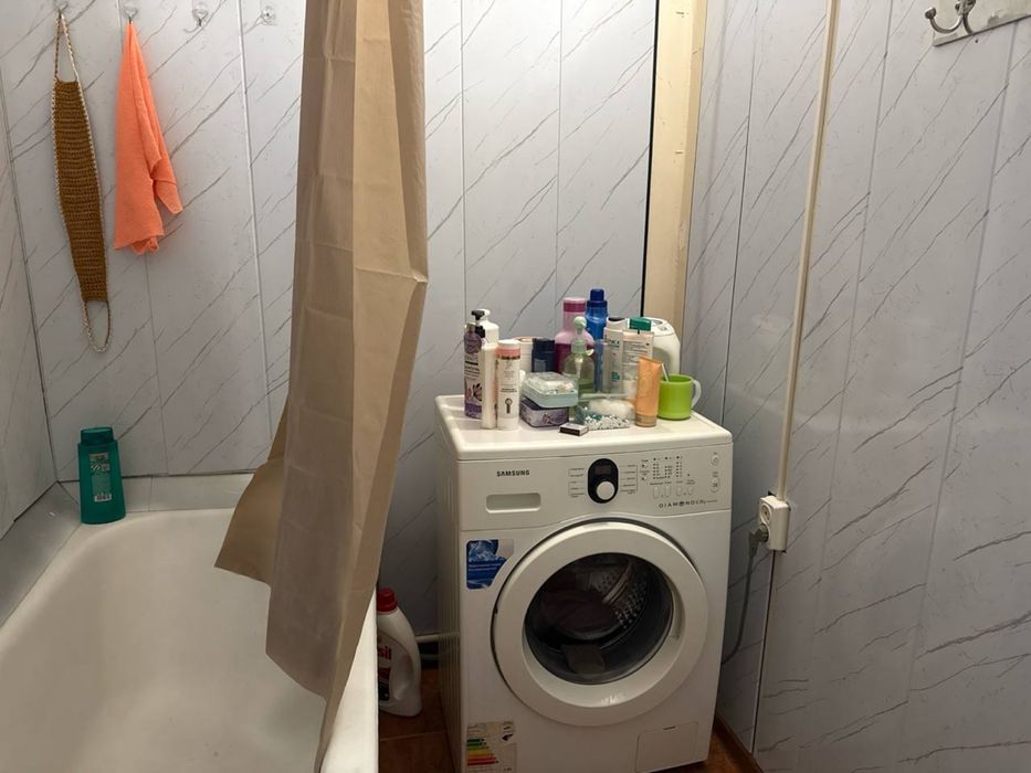 Kvartiraga Odam Kere Faqa Ayol Kishi