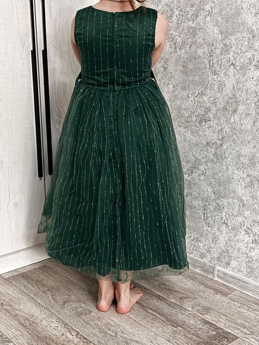 Продам платье праздничное зеленое