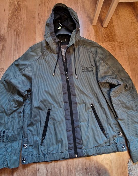 Geaca jacheta River Island de primavara gri cu dungi.