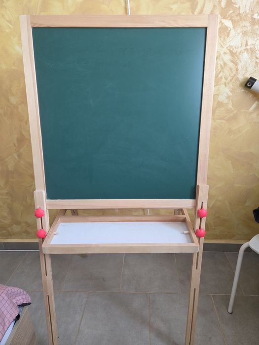 Дъска за писане с маркер и тебешир