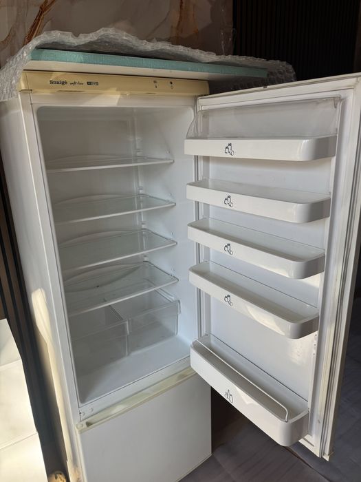 Хладилник с фризер Snaige