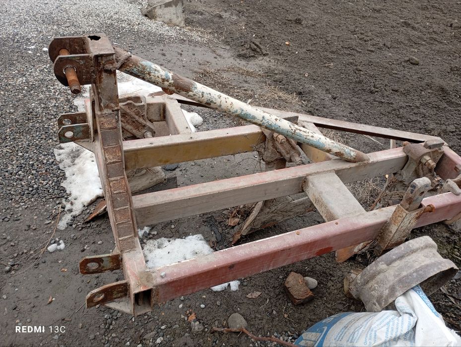 Трактор сотилади.