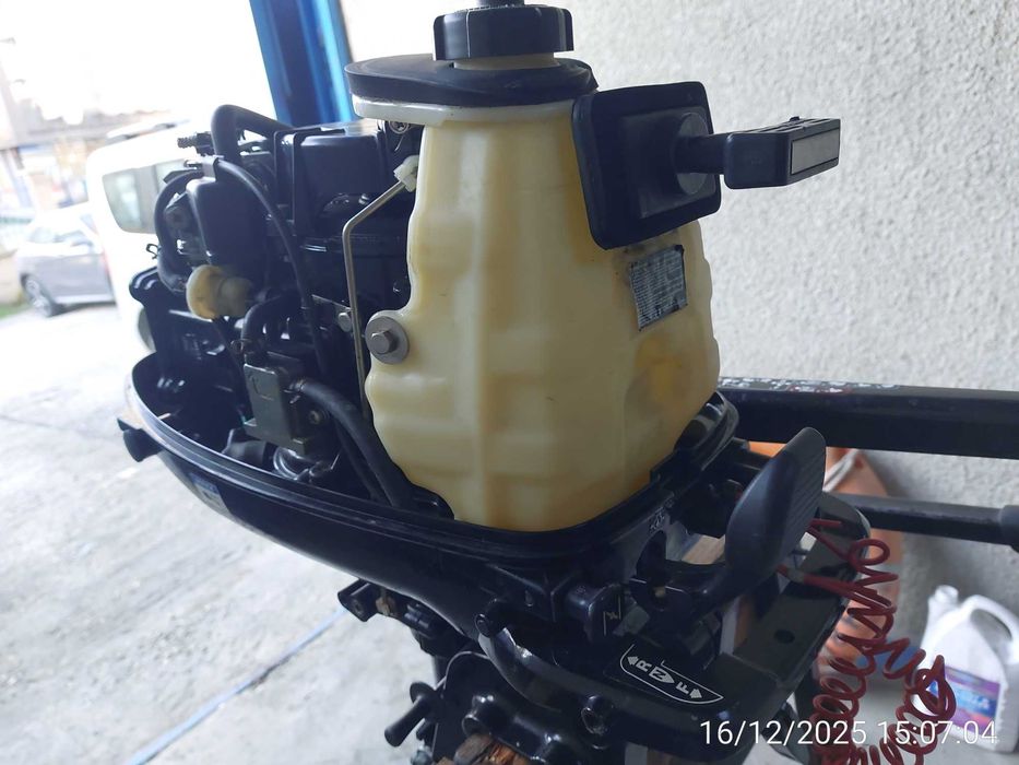 Продавам двигател Mercury 6