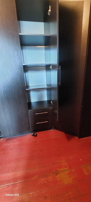 Продам шифонер .