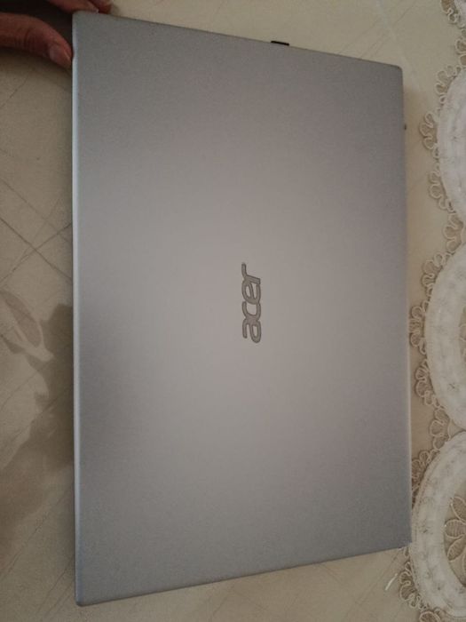 Продается ноутбук ACER почти новый использовал только месяц