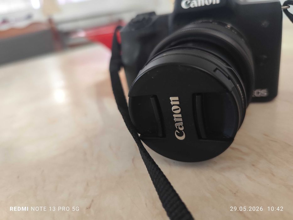 продается фотоаппарат canon m50