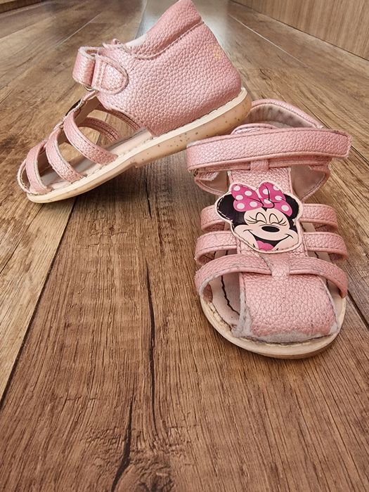 Маратонки джапанки пантофи сандали