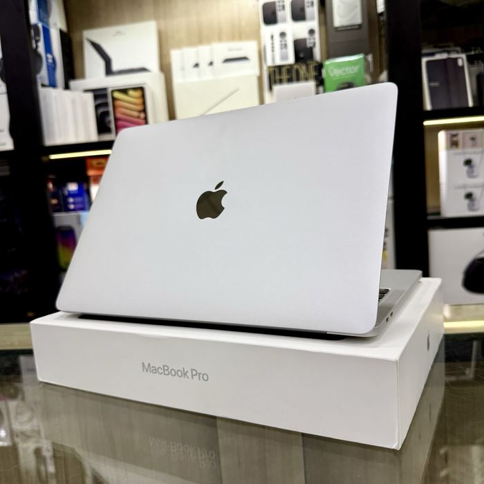 Macbook Pro 13" M1 8/512 Silver