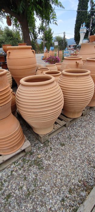 Глинени делви ,керамика,кашпи ,саксии