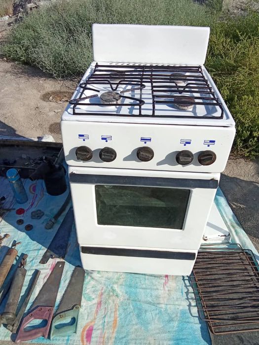 Gaz plitasi sotiladi