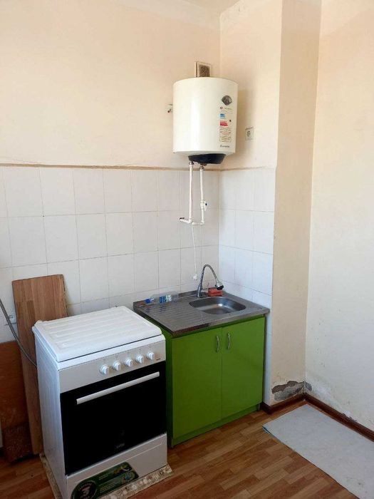 Kvartira srochniy sotiladi.