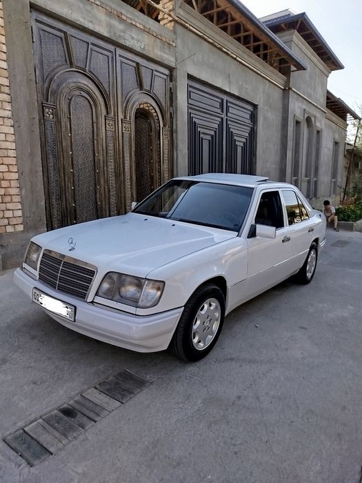 Mercedes benz W 124 Avtomat ( prayekt uchun yahshi variant)
