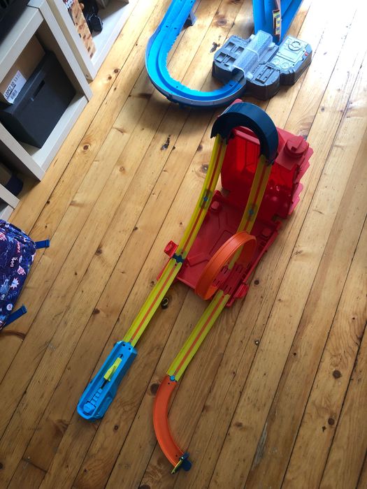 Hot Wheels - Комплект писта в кутия/туба за гориво