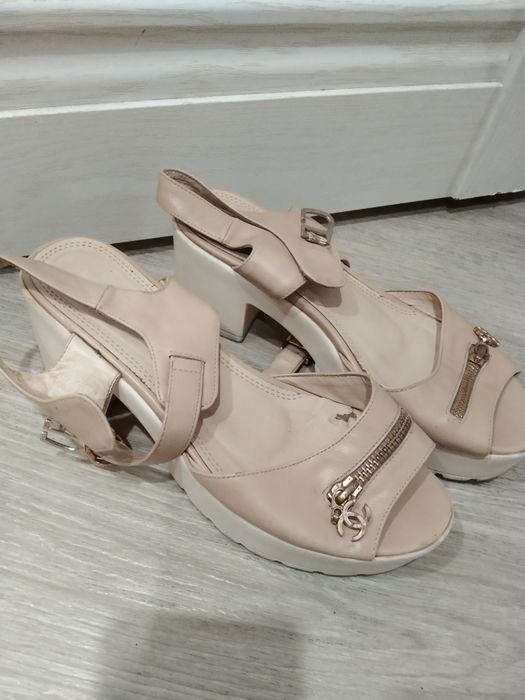 Отдам Сандали женский