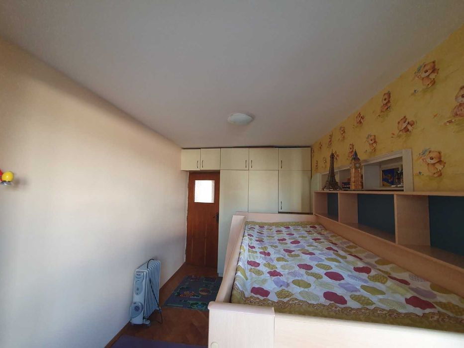 Дава се под наем Тристаен апартамент в Бургас, Център - 85 кв.м за 255 € - Снимка #7