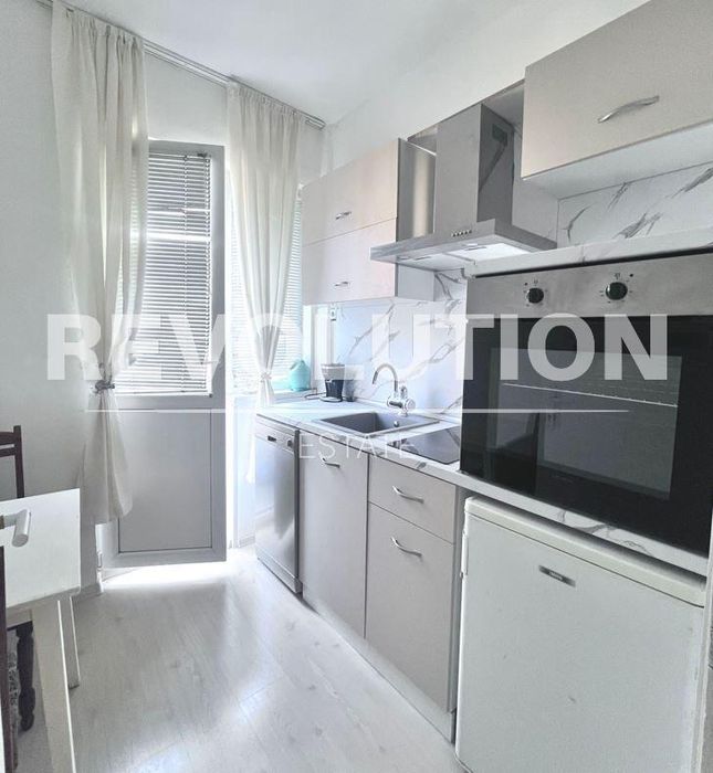 Дава се под наем Тристаен апартамент в Варна, Окръжна болница - 120 кв.м за 675 € - Снимка #3