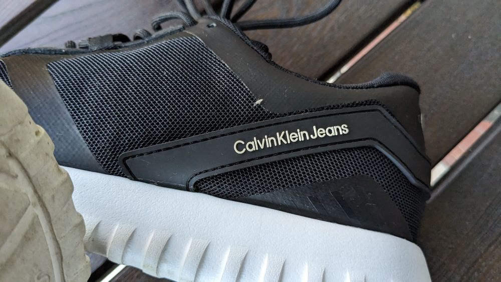 Vând pantofi sport Calvin klein Jeans