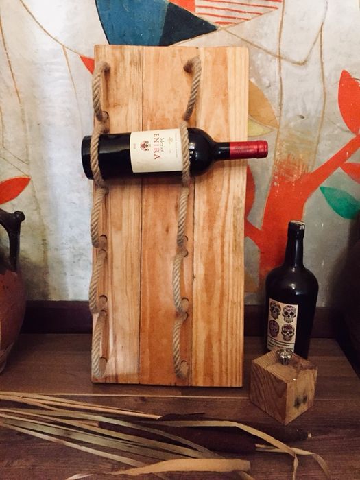 Елегантна стойка за 2–10 бутилки вино – кожа или премиум въже
