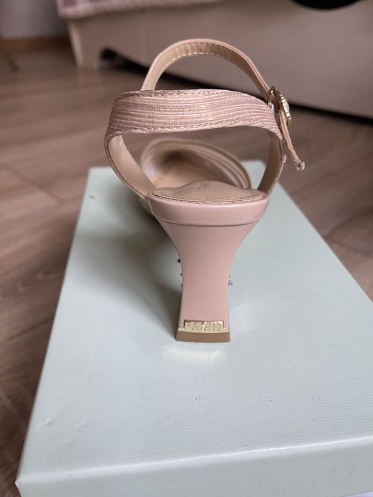 Туфли-босоножки беж