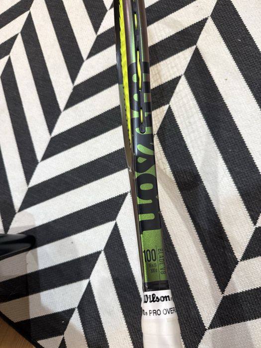 Racheta tenis Wilson Blade 100 v8 300g 16x19
