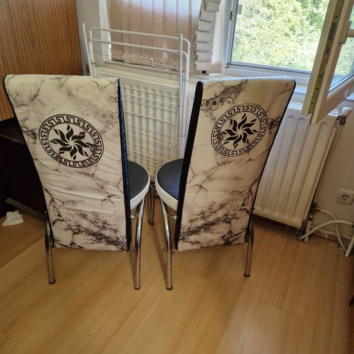 Трапезни столове