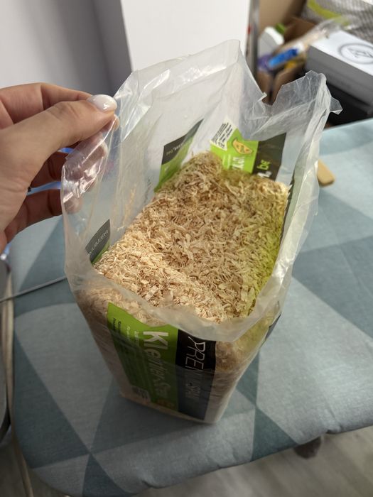 Cusca hamster cu bila si rumegus