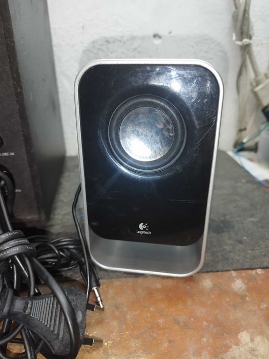Logitech LS21 sistem audio 2.1