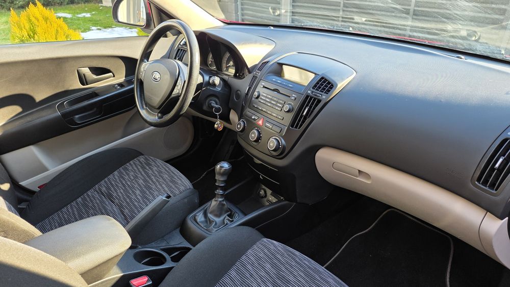 Vand Kia Ceed 1.4 Benzina Inmatriculata Ro