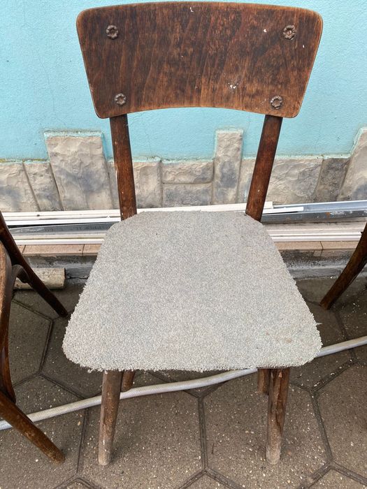 Scaune vintage vechi de lemn de cires stil Thonet