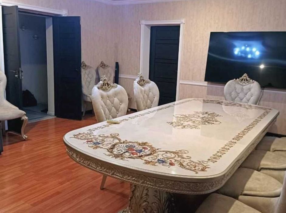 Ц 7 {4*3/2/4} 97м²Ориентир:Полеклиника Продаётся Квартира