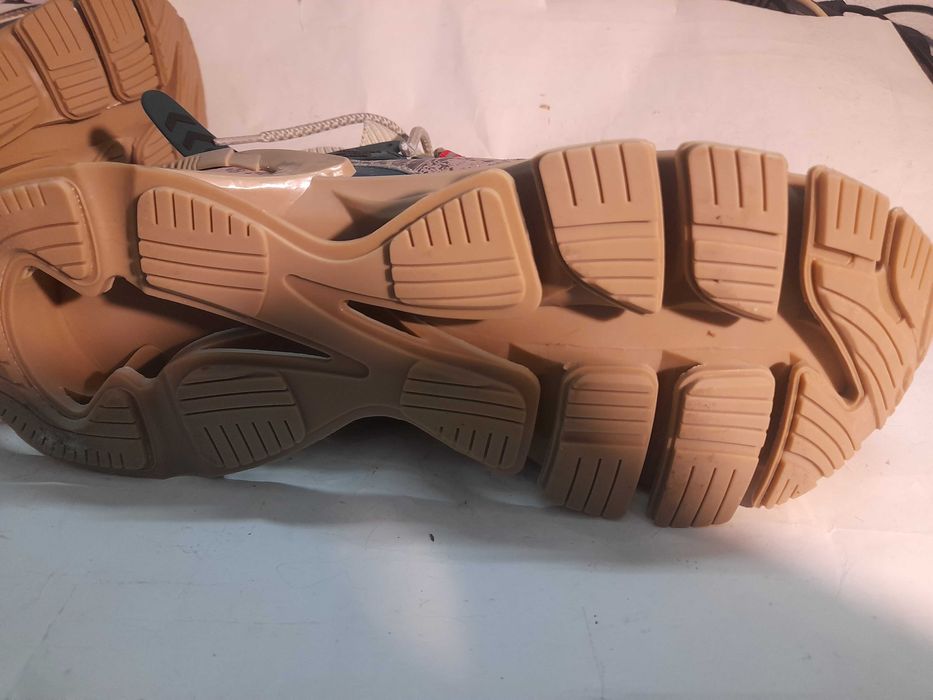 Маратонки Revolution