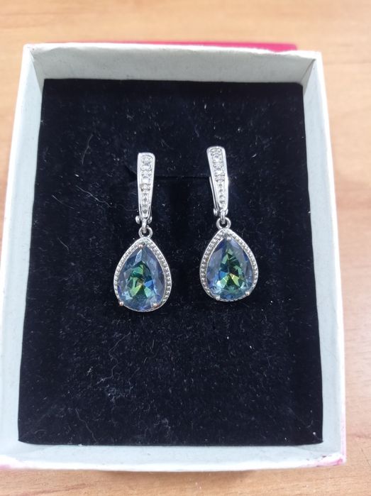 Серьги с Цирконием посеребреные красота и отличное качество  Сияют