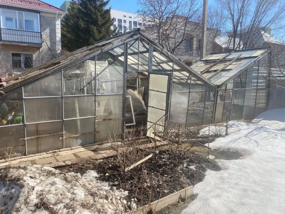 Теплица бесплатно отдам