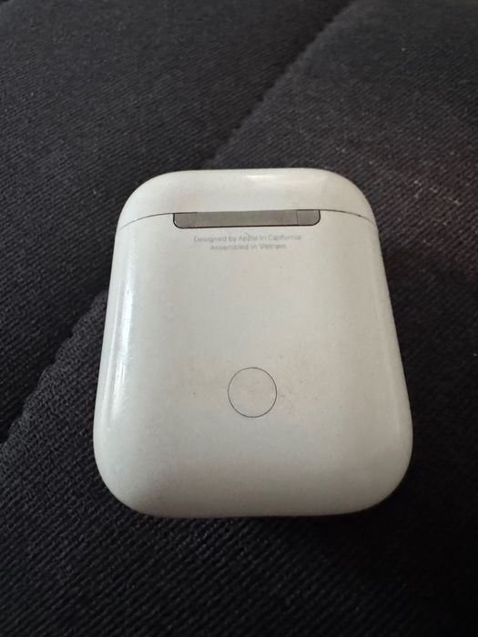 Căști AirPod 2 - carcasă și cască dreapta funcționale