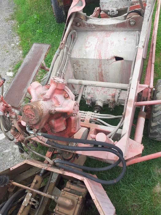 Vând motor în 3 cilindri functional