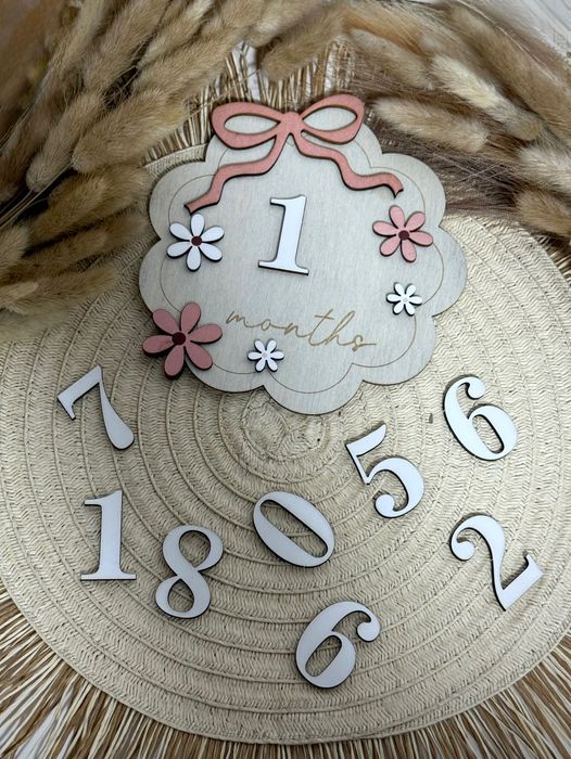 Дървена табелка с месеци