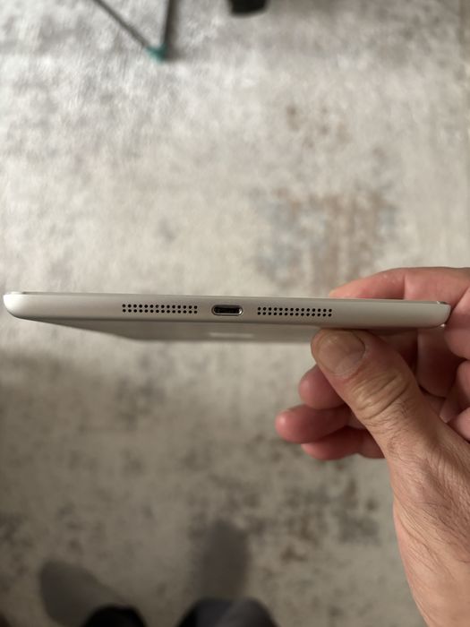 Продам Ipad 3 mini в отличном состоянии