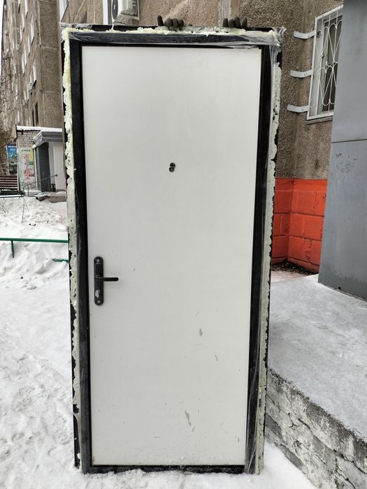 Продам входную дверь новая